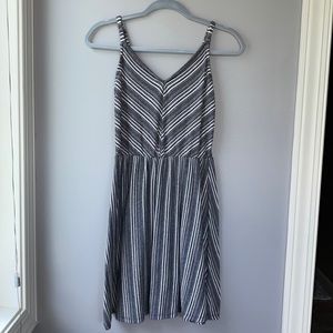 Universal threads dress